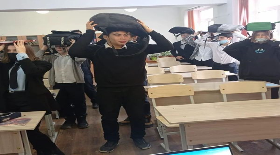 Проведена сейсмотренировка по теме: " Действие учащихся при пожаре и землятрясении".