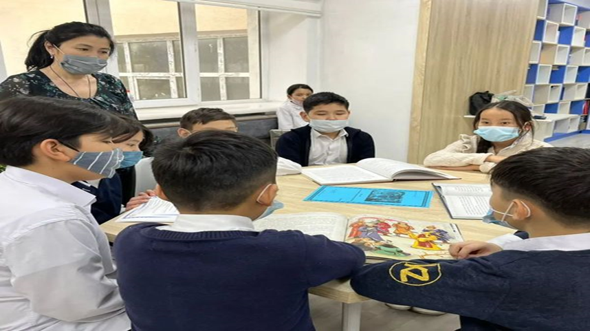 "Атақты би-шешендердің өмірлеріне өнерлік әңгімелер" тақырыбы.