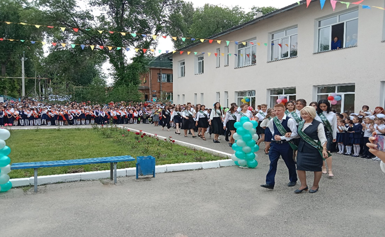 Последний звонок- самый трогательный и незабываемый праздник для школьников!