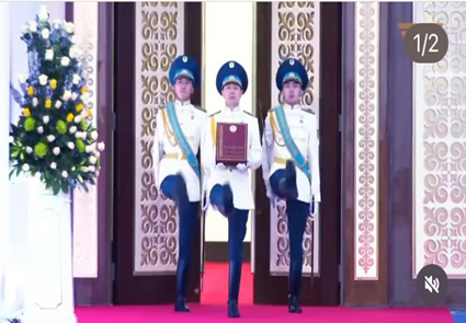 Сіздерді Конституция күнімен шын жүректен құттықтаймыз!   От всей души поздравляем вас с Днем конституции!