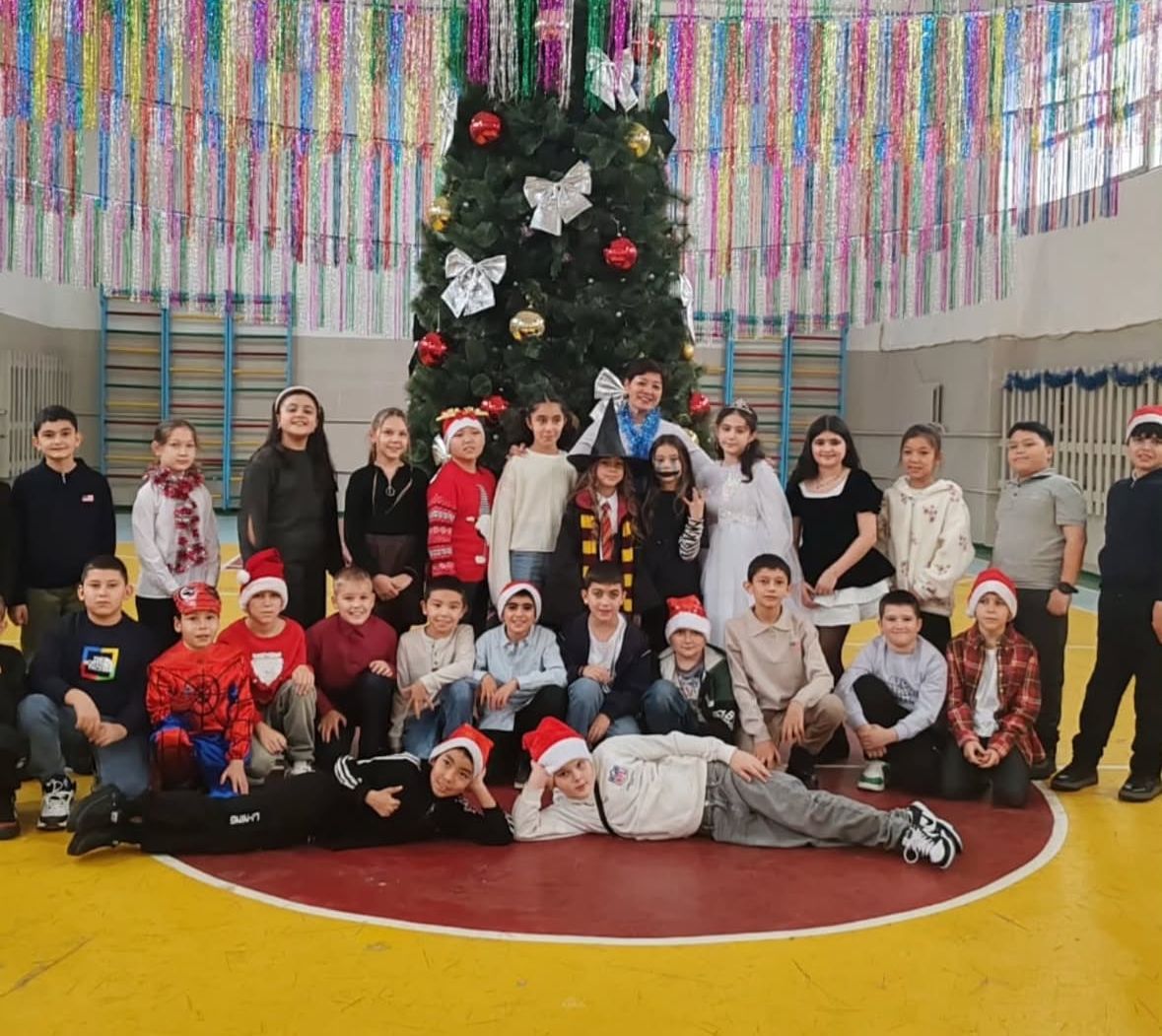 "Қош келдің, Жаңа жыл" новогодняя ёлка